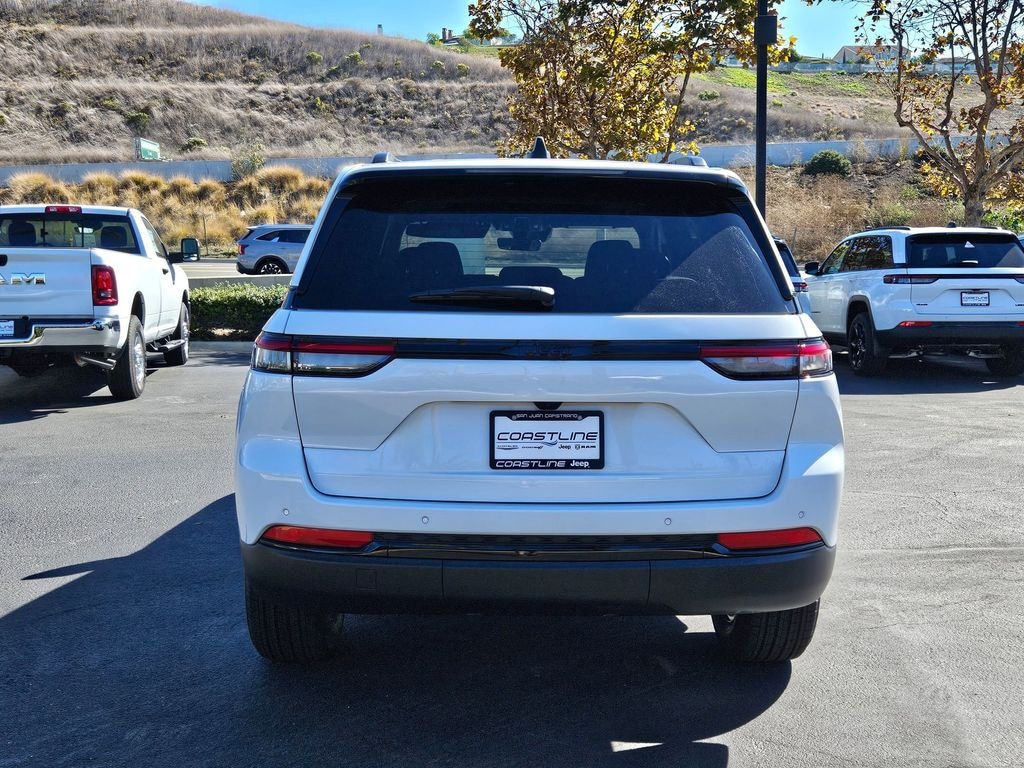 New 2025 Jeep Grand Cherokee ALTITUDE 4X2 Sport Utility