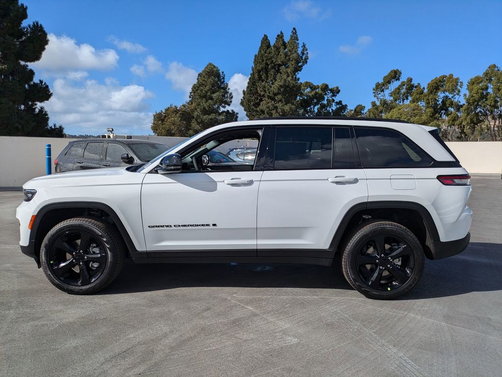 2025 Jeep Grand Cherokee Limited photo 4