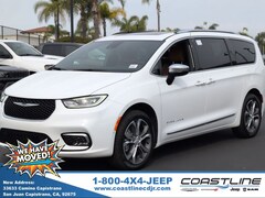 2026 Chrysler Pacifica PINNACLE AWD Passenger Van