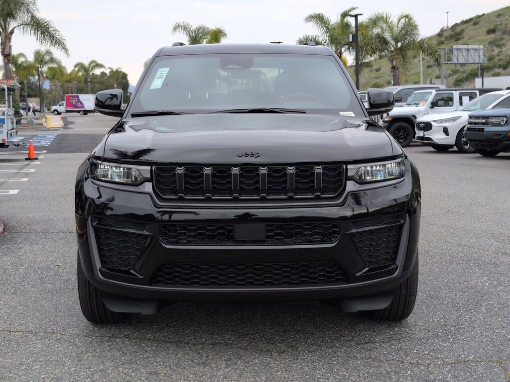 New 2026 Jeep Grand Cherokee LAREDO ALTITUDE 4X2 Sport Utility