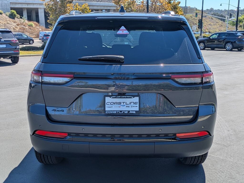 New 2025 Jeep Grand Cherokee ALTITUDE 4X4 Sport Utility