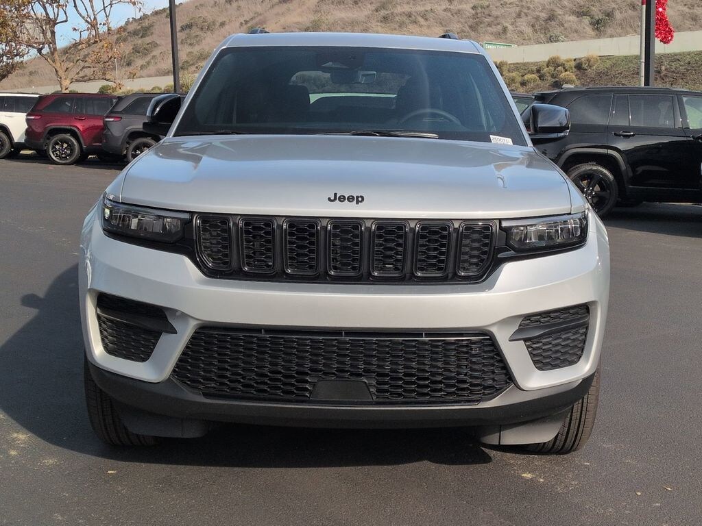 New 2025 Jeep Grand Cherokee Altitude Sport Utility