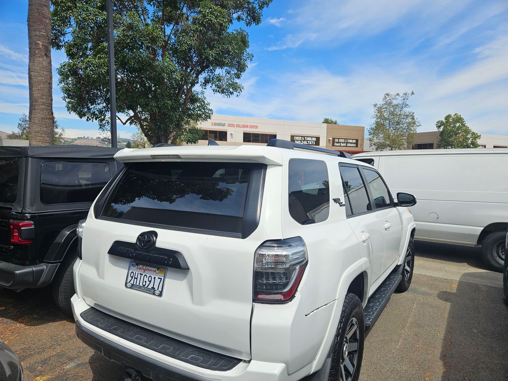 2020 Toyota 4Runner Base photo 2