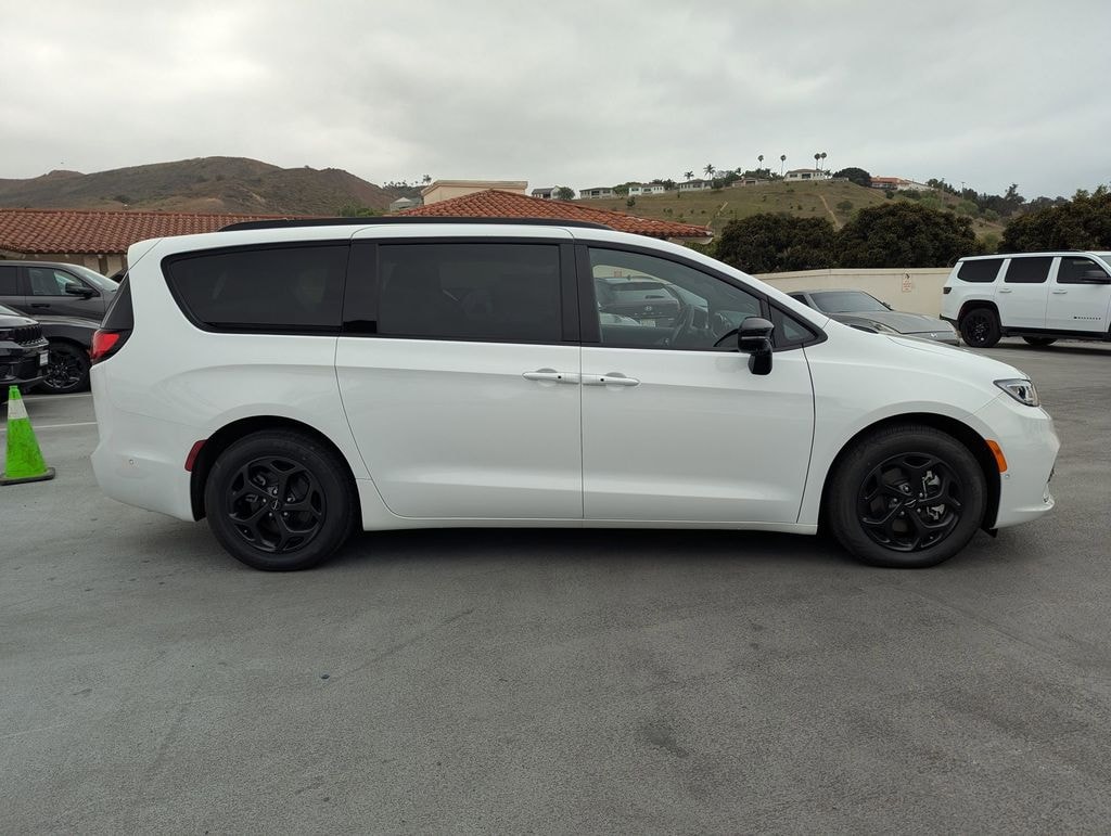 New 2025 Chrysler Pacifica Hybrid PACIFICA PLUG-IN HYBRID S APPEARANCE Passenger Van