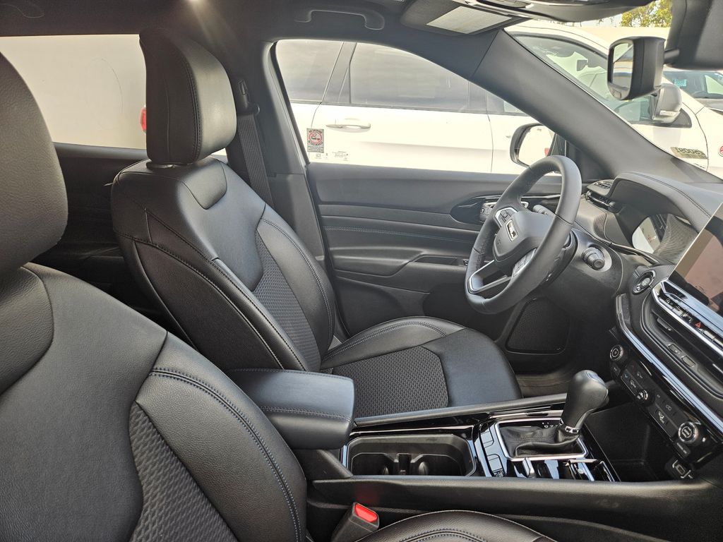2025 Jeep Compass North Edition Latitude photo 3