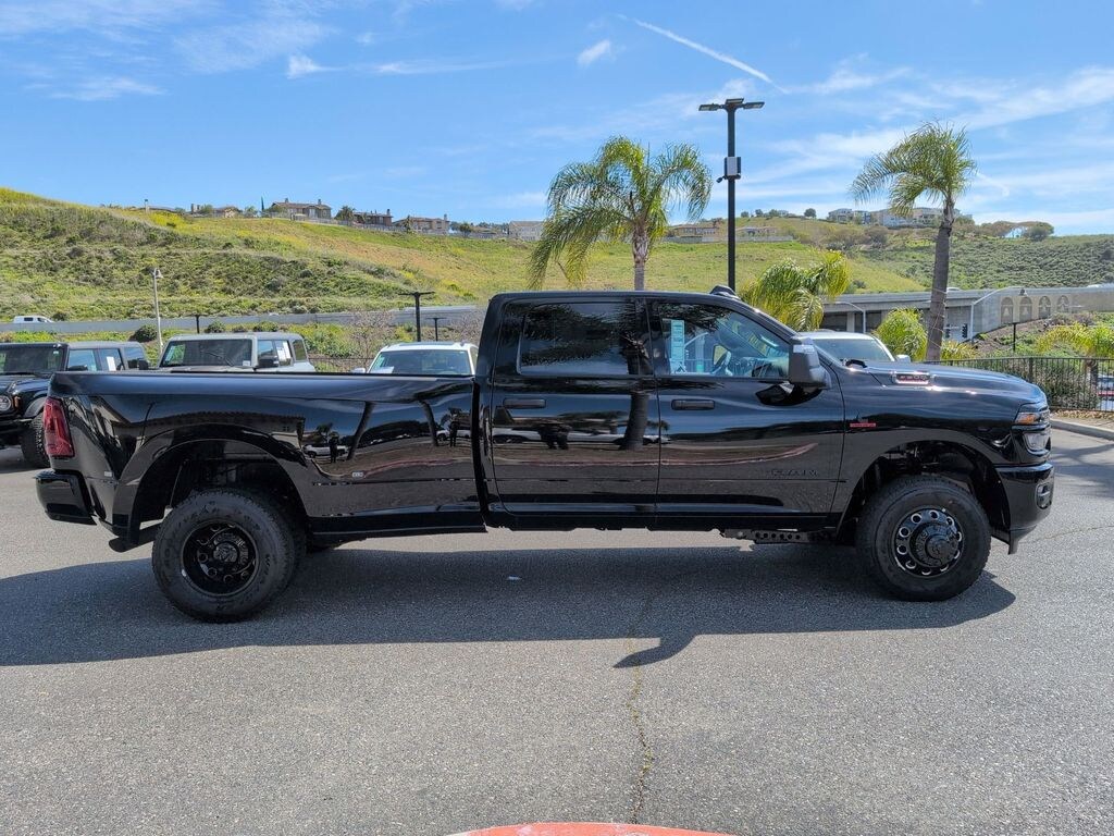 New 2026 Ram 3500 BIG HORN CREW CAB 4X4 8' BOX Pickup
