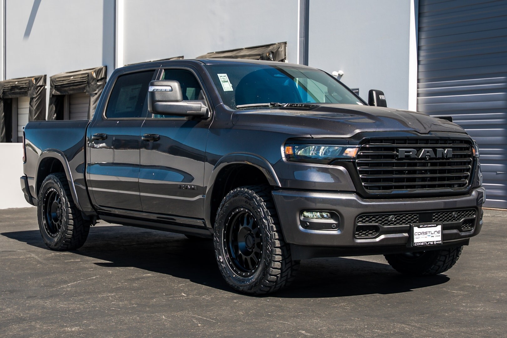 2025 Ram 1500 Laramie photo 3