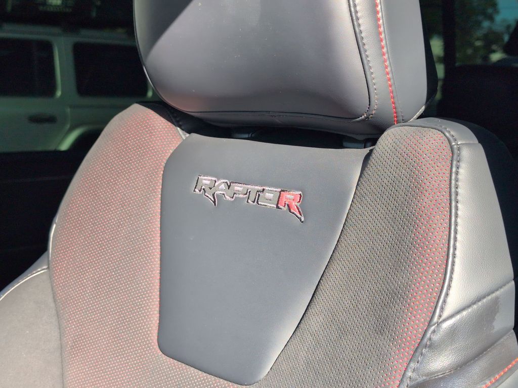 2025 Ford F-150 Raptor - Photo 12