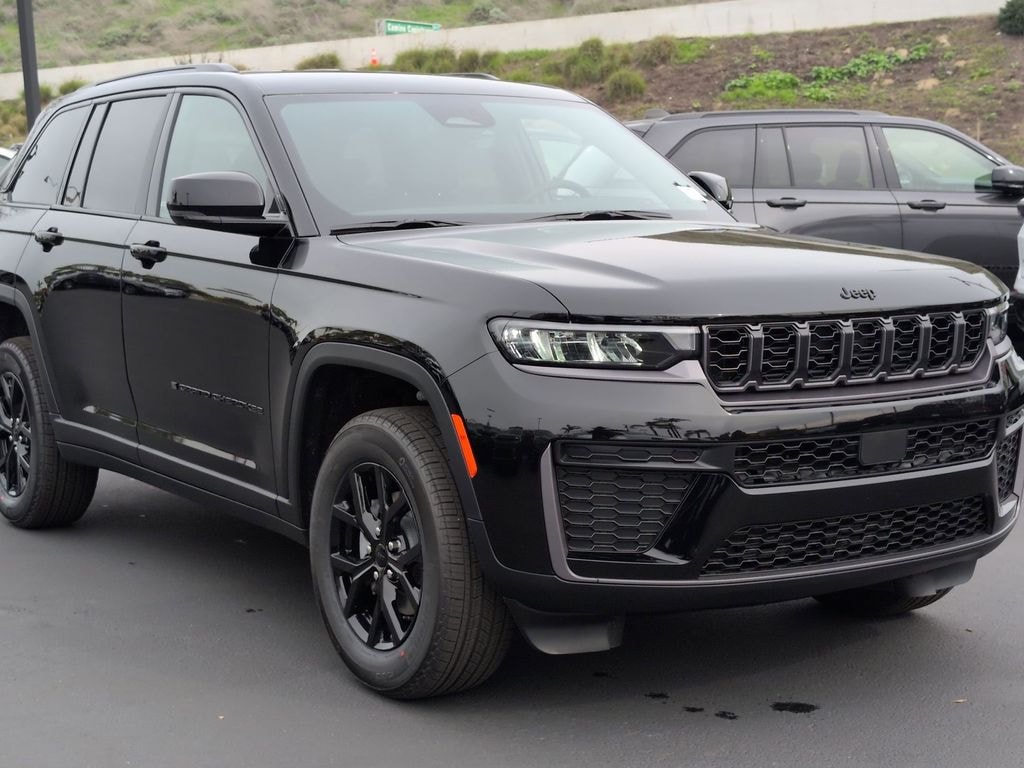 New 2026 Jeep Grand Cherokee LAREDO ALTITUDE 4X2 Sport Utility