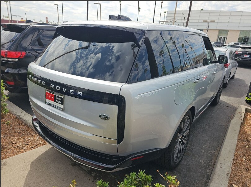 2023 Land Rover Range Rover Autobiography photo 2