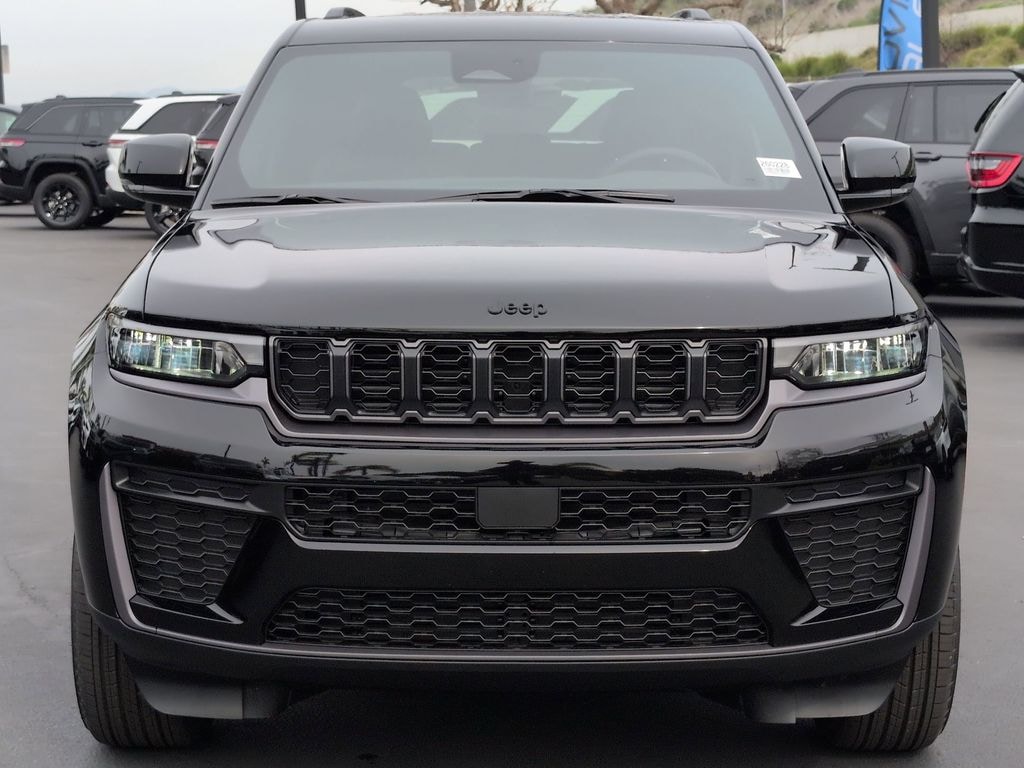 New 2026 Jeep Grand Cherokee LAREDO ALTITUDE 4X2 Sport Utility