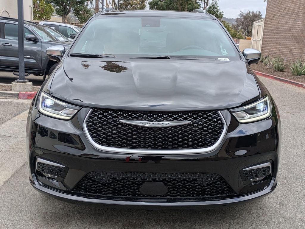 New 2026 Chrysler Pacifica PINNACLE Passenger Van