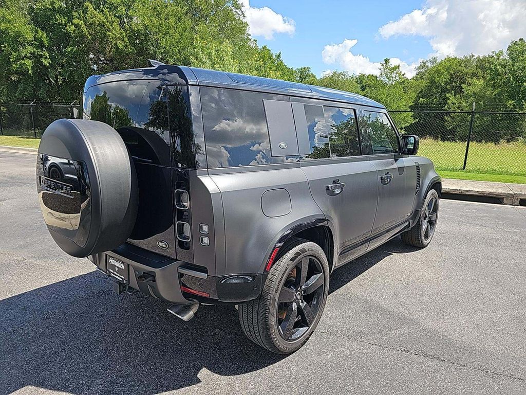 2023 Land Rover Defender Carpathian Edition photo 2