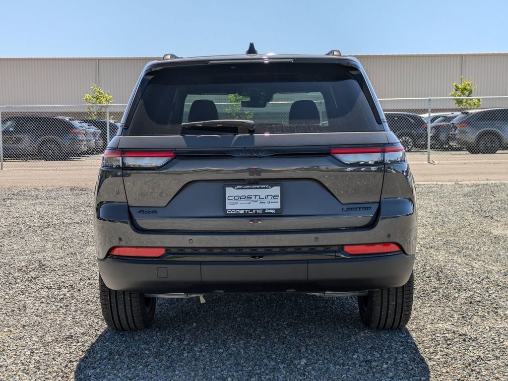 2025 Jeep Grand Cherokee Limited photo 3