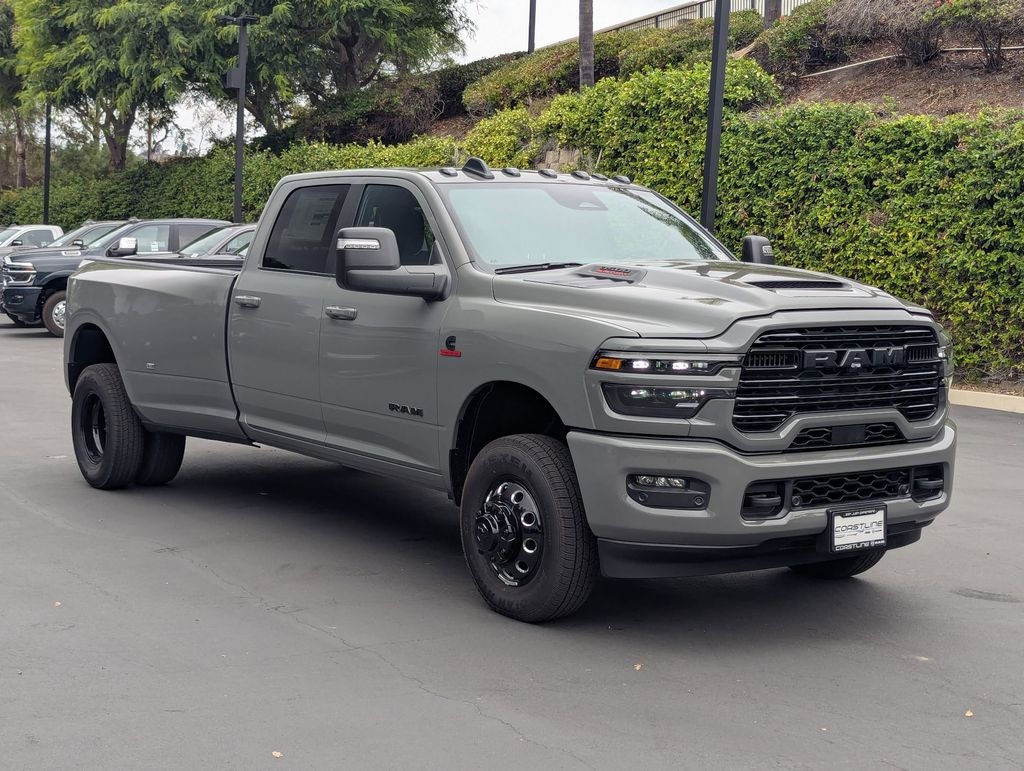 New 2026 Ram 3500 LARAMIE CREW CAB 4X4 8' BOX Pickup
