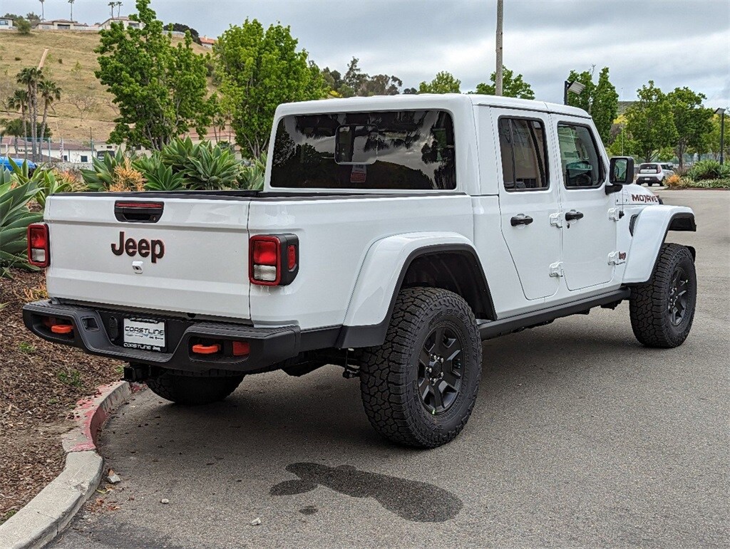 2023 Jeep Gladiator MOJAVE 4X4 Crew Cab Bright White Coastline CDJR