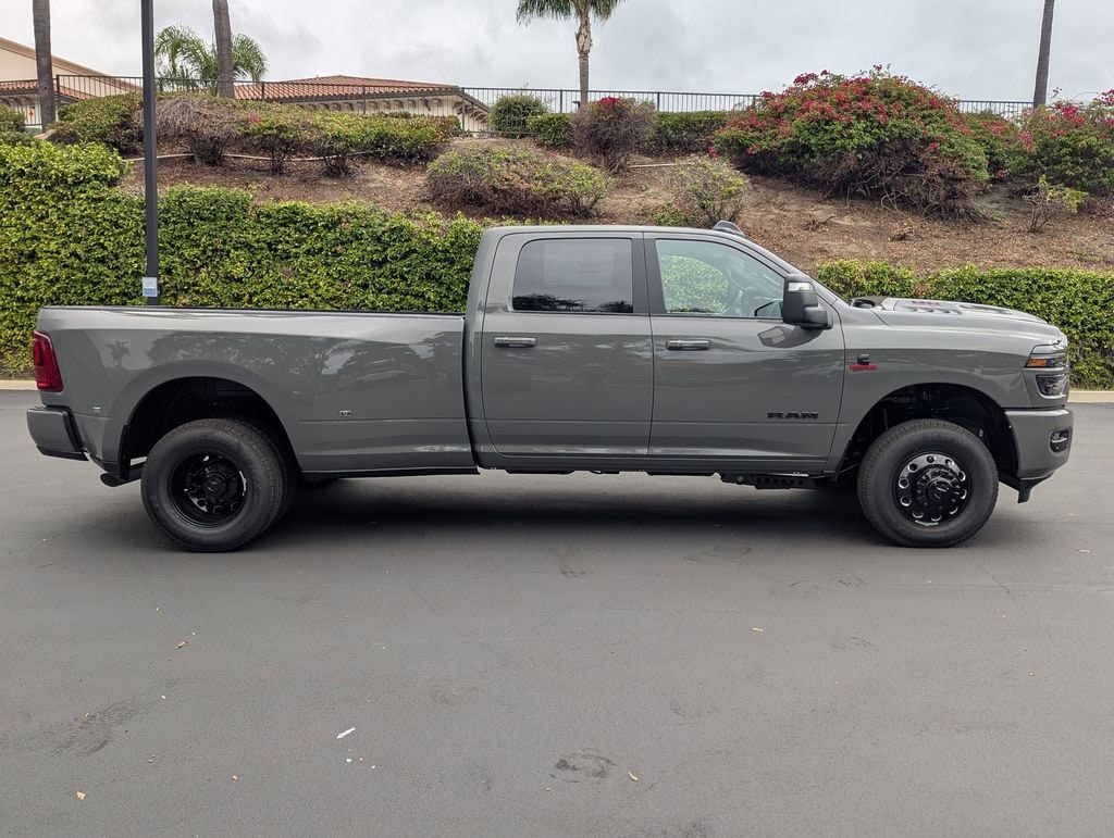 New 2026 Ram 3500 LARAMIE CREW CAB 4X4 8' BOX Pickup