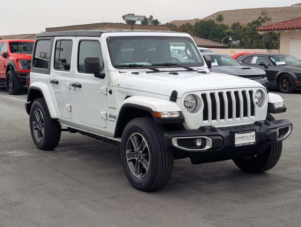 2023 Jeep Wrangler Sahara photo 3