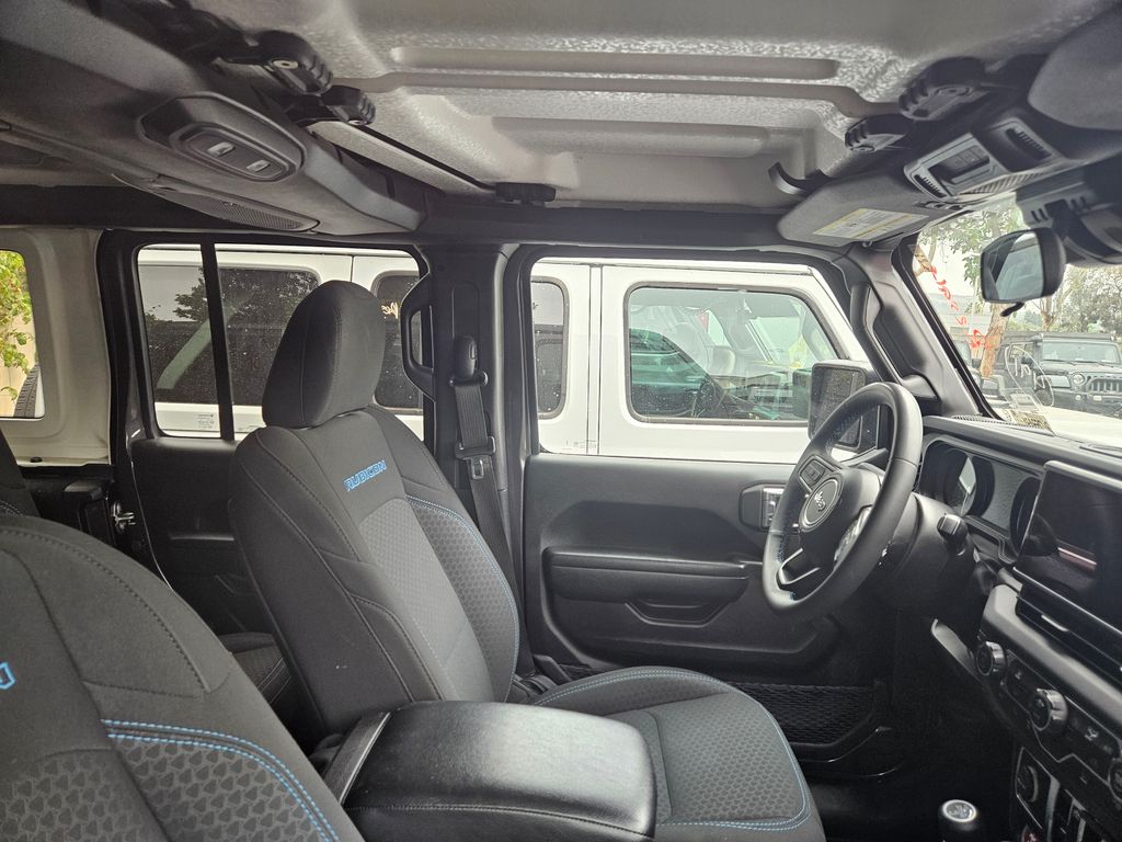 2024 Jeep Wrangler Rubicon 4xe photo 3