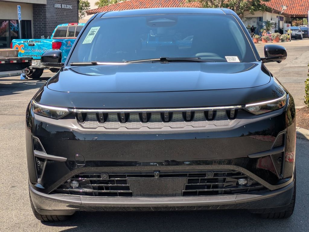 2025 Jeep Wagoneer S Limited photo 2