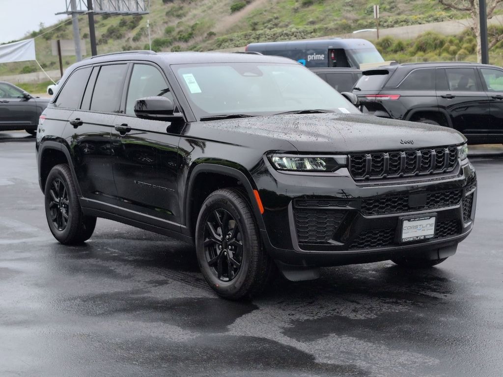 New 2026 Jeep Grand Cherokee LAREDO ALTITUDE 4X4 Sport Utility