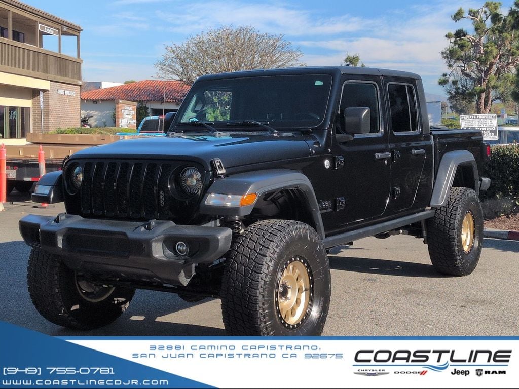 2020 Jeep Gladiator Sport S's photo