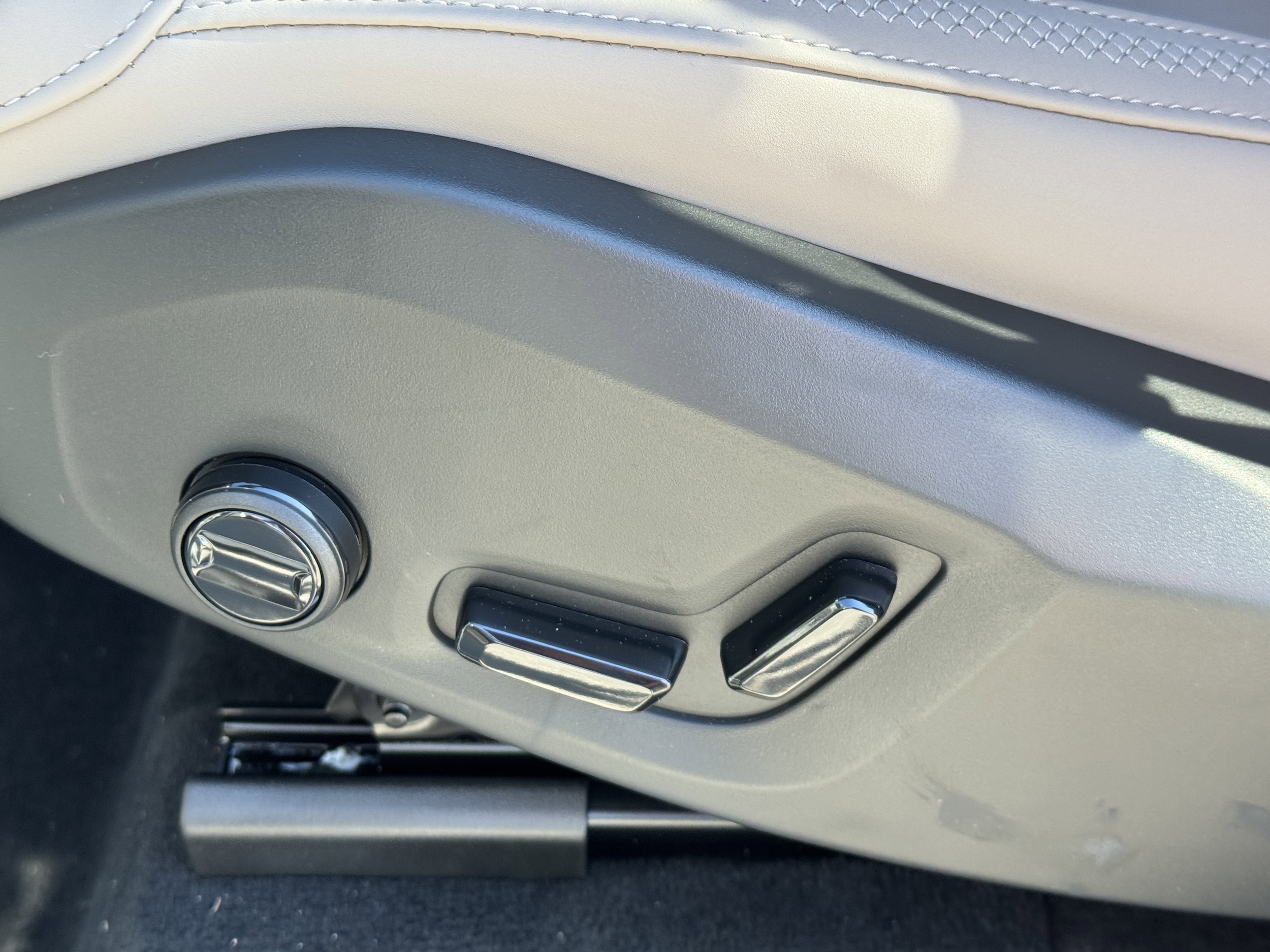 2026 Volvo XC90 Plus - Photo 20