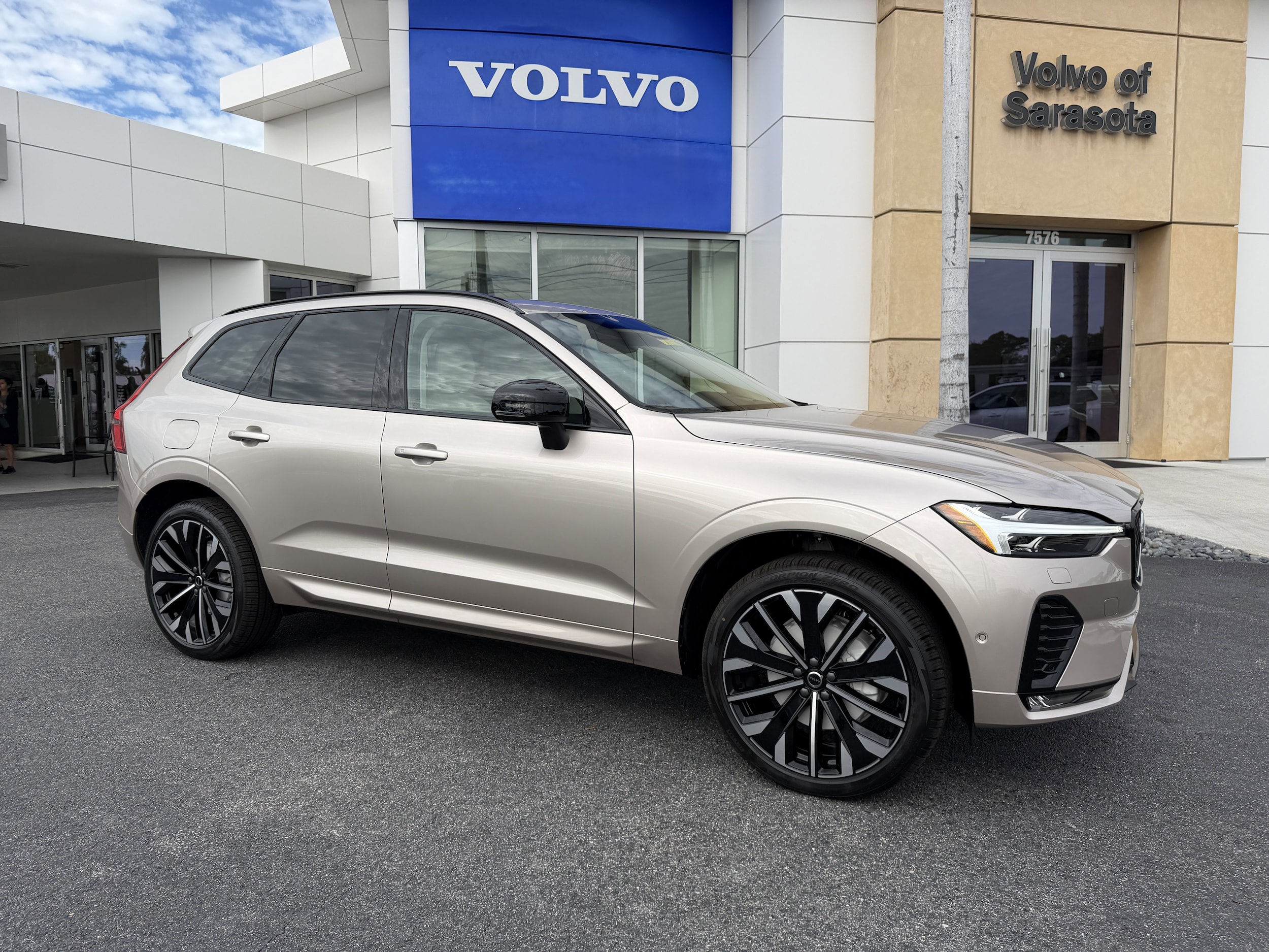 2026 Volvo XC60 Ultra's photo