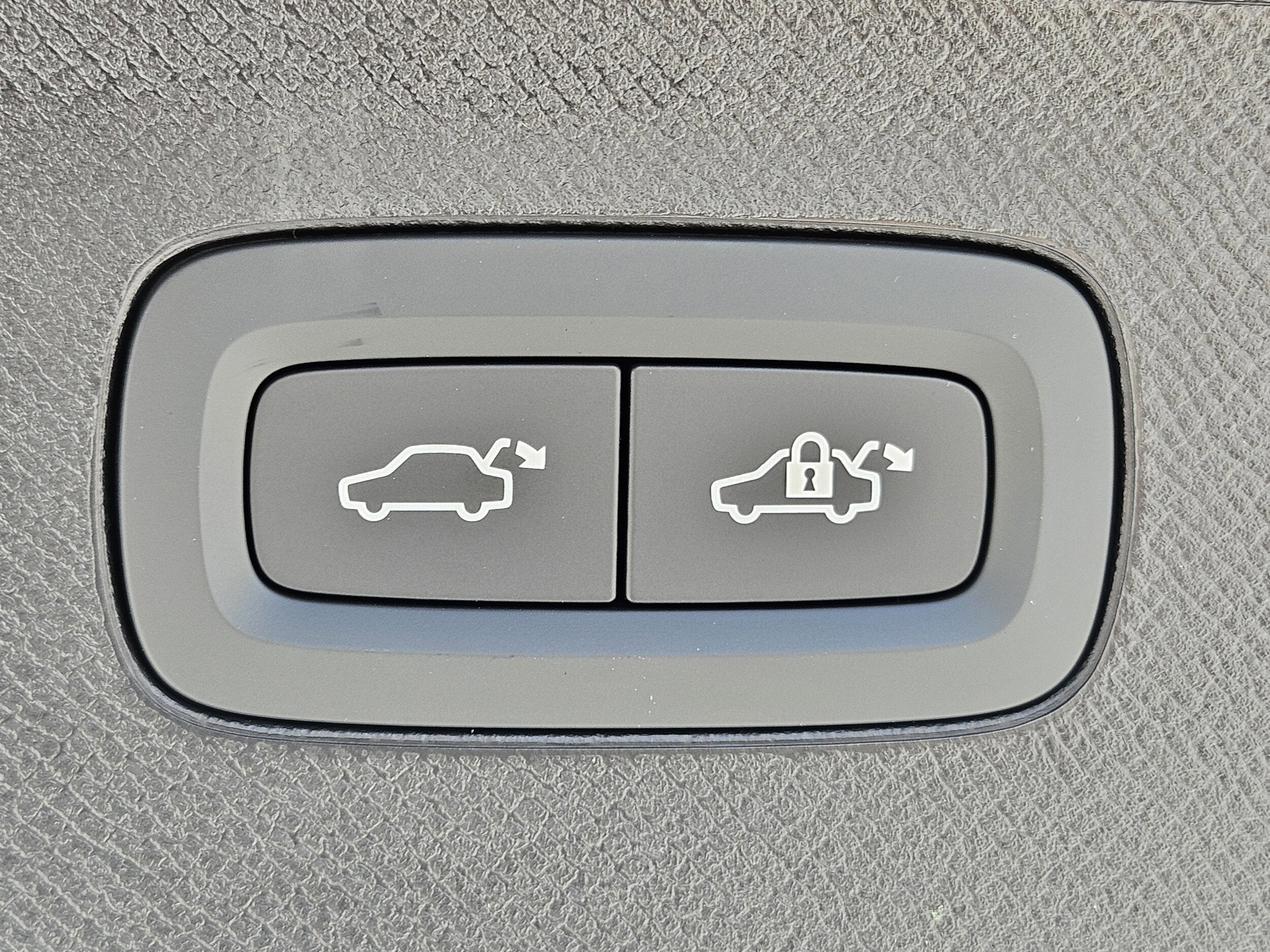 2026 Volvo XC90 Plus - Photo 13