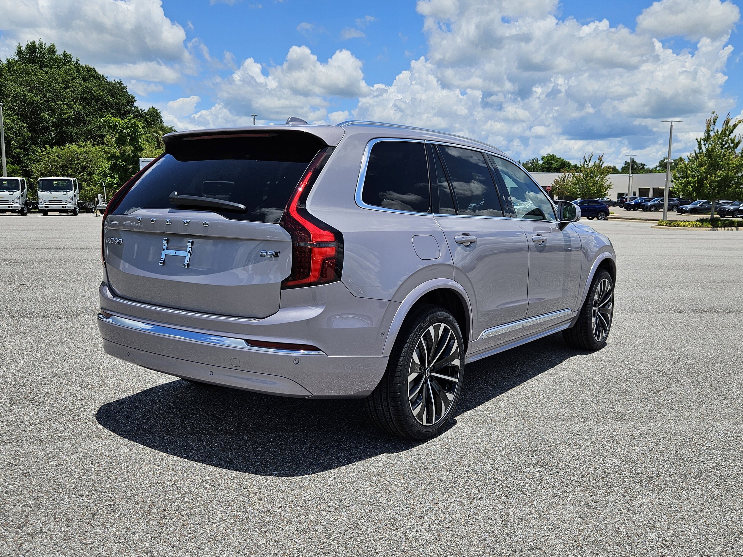 2026 Volvo XC90 Plus - Photo 7