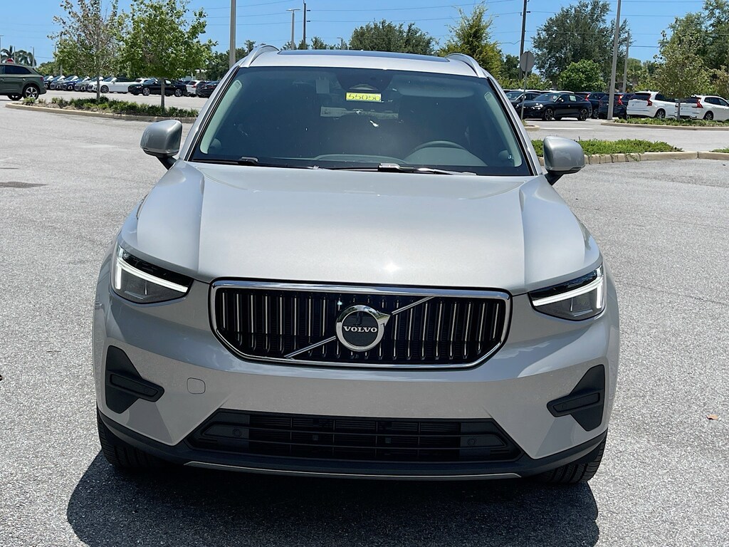 New 2025 Volvo XC40 B5 Core Bright Theme SUV For Sale/Lease Sarasota FL