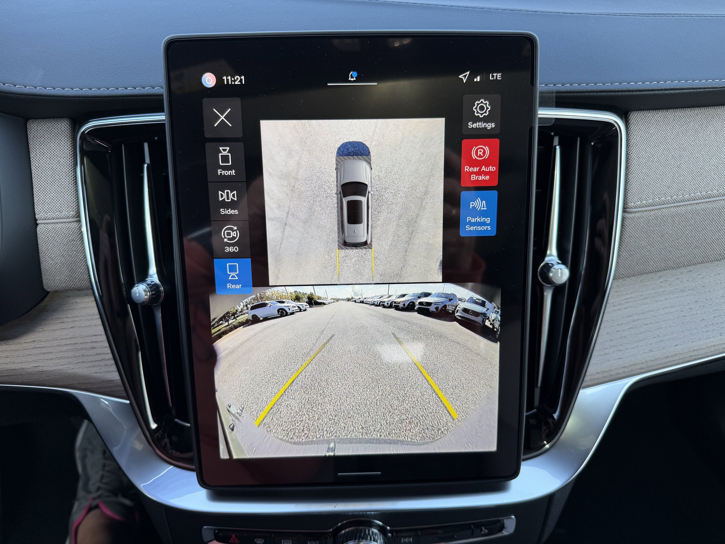 2026 Volvo XC90 Plus - Photo 21