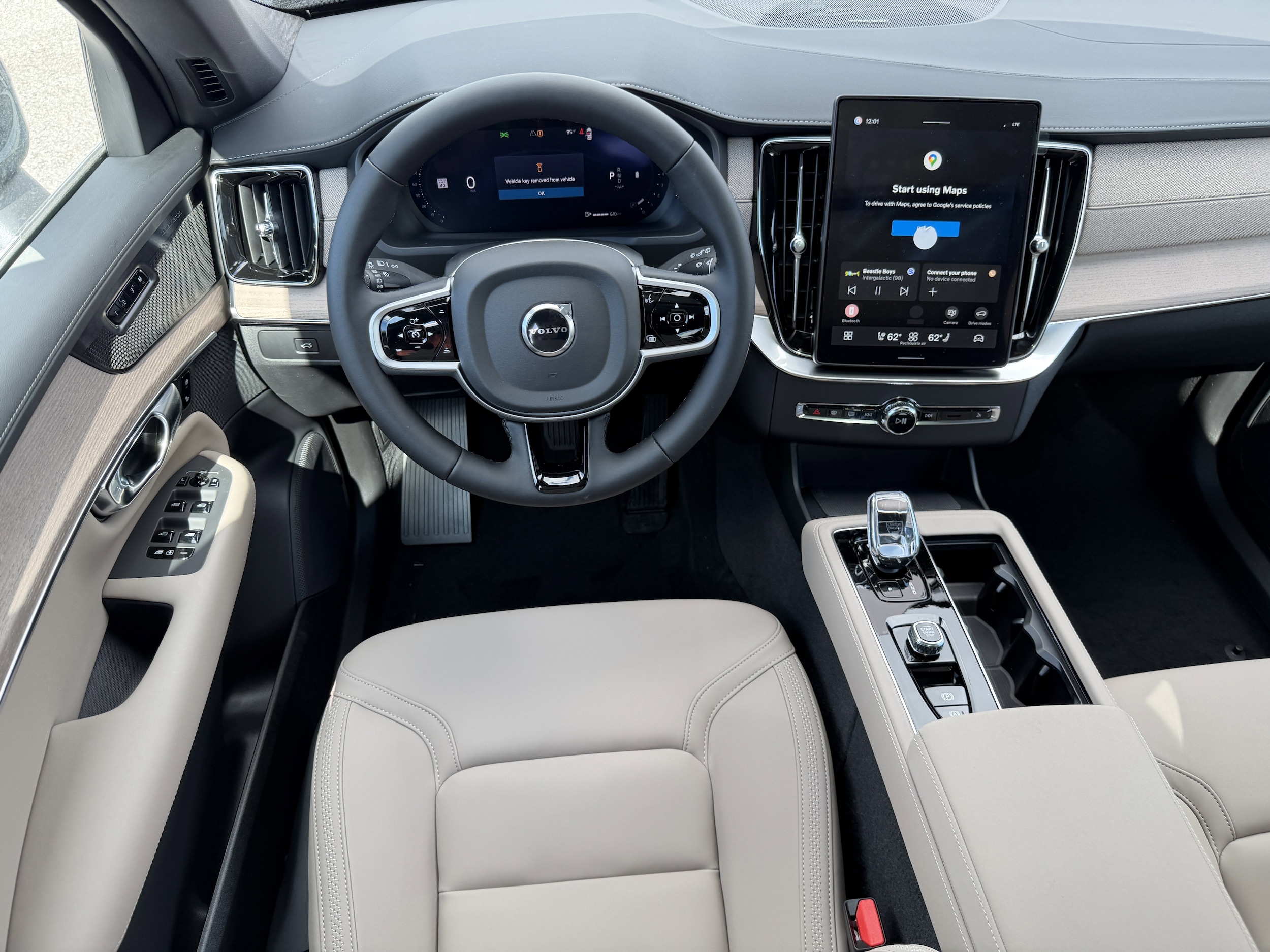 2026 Volvo XC90 Plus - Photo 12