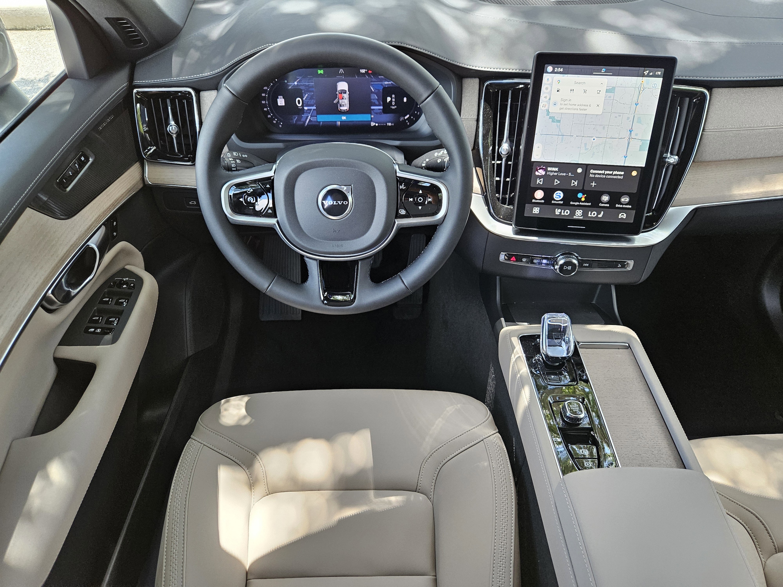 2026 Volvo XC90 Plus - Photo 17