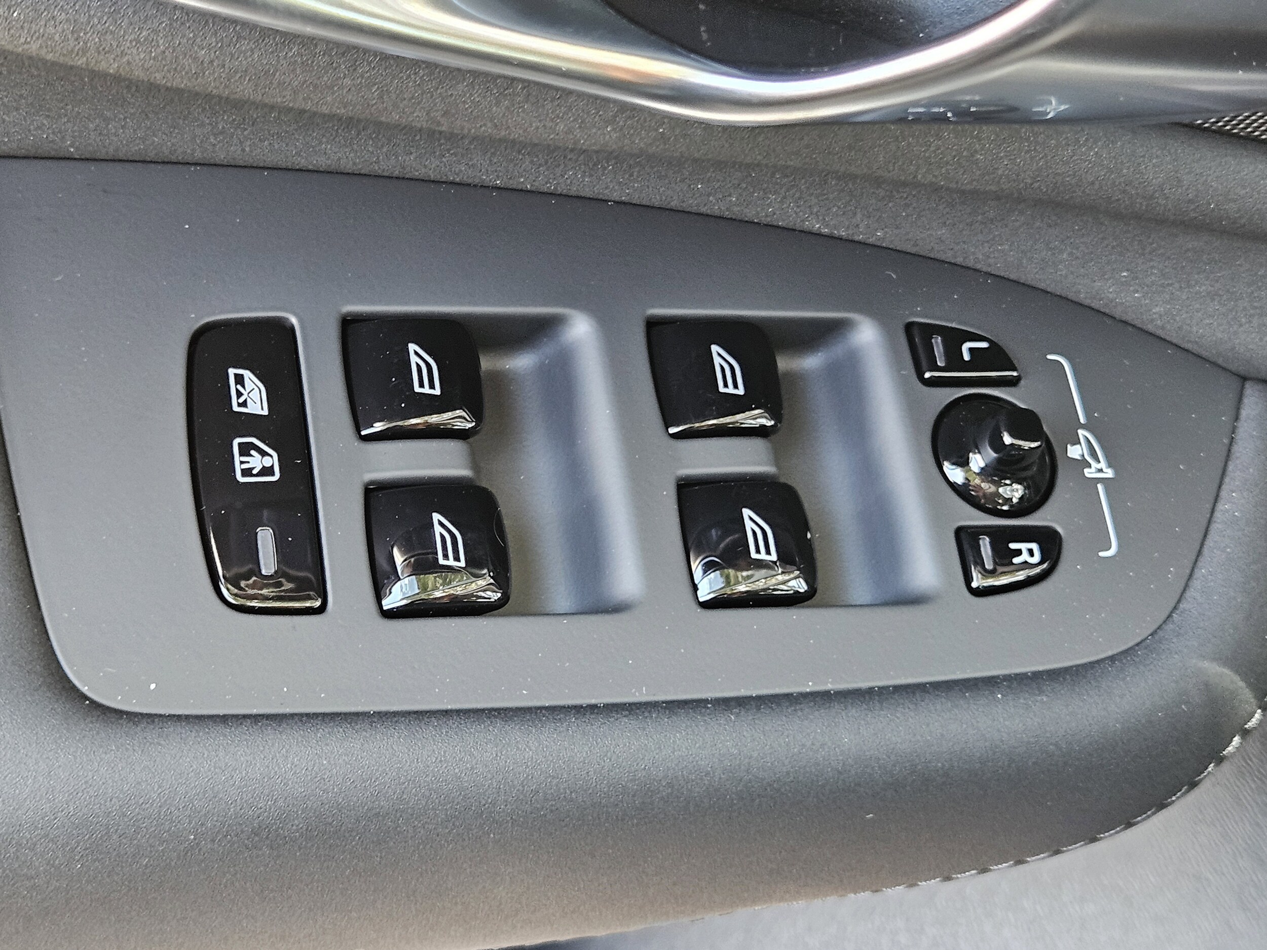 2026 Volvo XC90 Plus - Photo 21