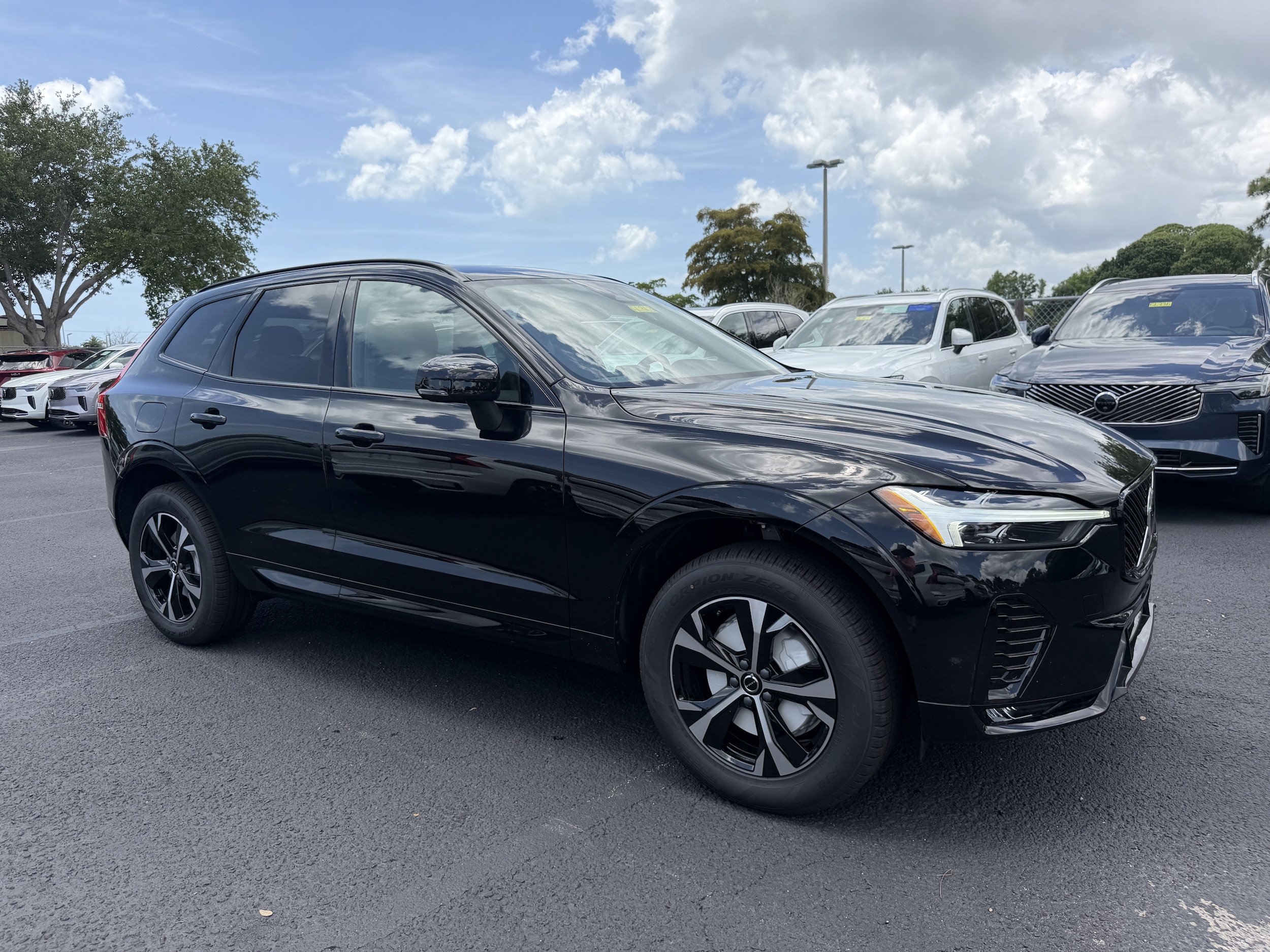 2026 Volvo XC60 B5 Core Dark AWD's photo