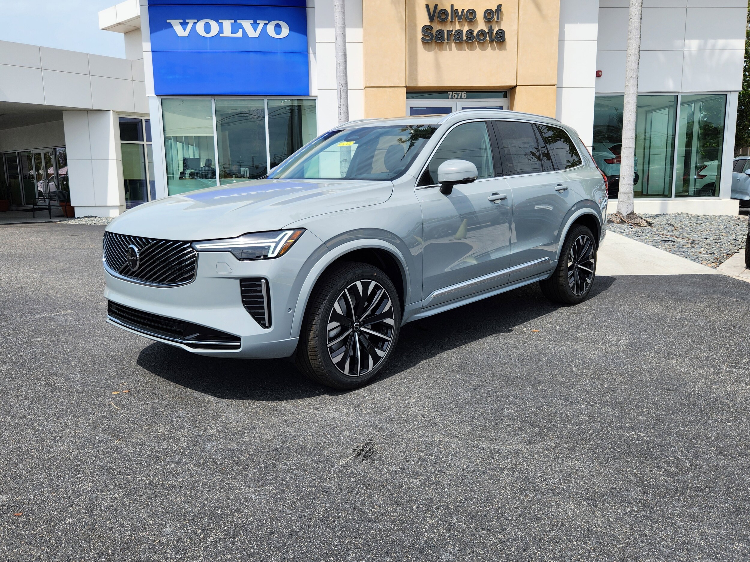 2025 Volvo XC90 Plus photo 3