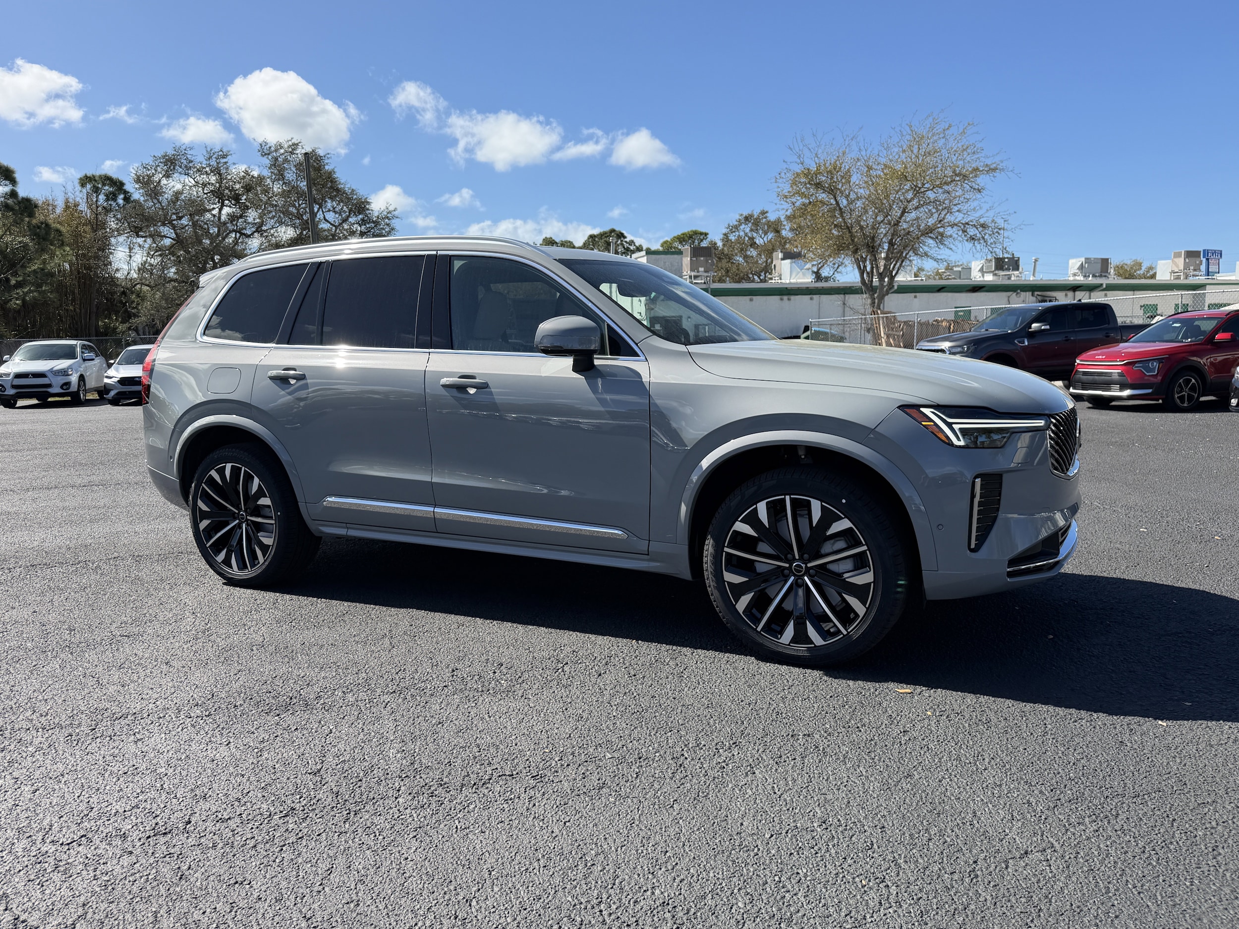 2026 Volvo XC90 B6 Plus Bright 7-Seater 4WD's photo