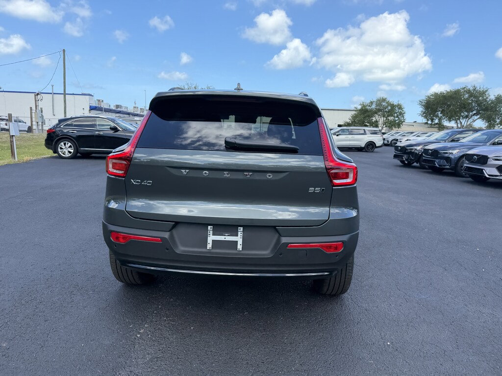 New 2026 Volvo XC40 B5 Plus SUV