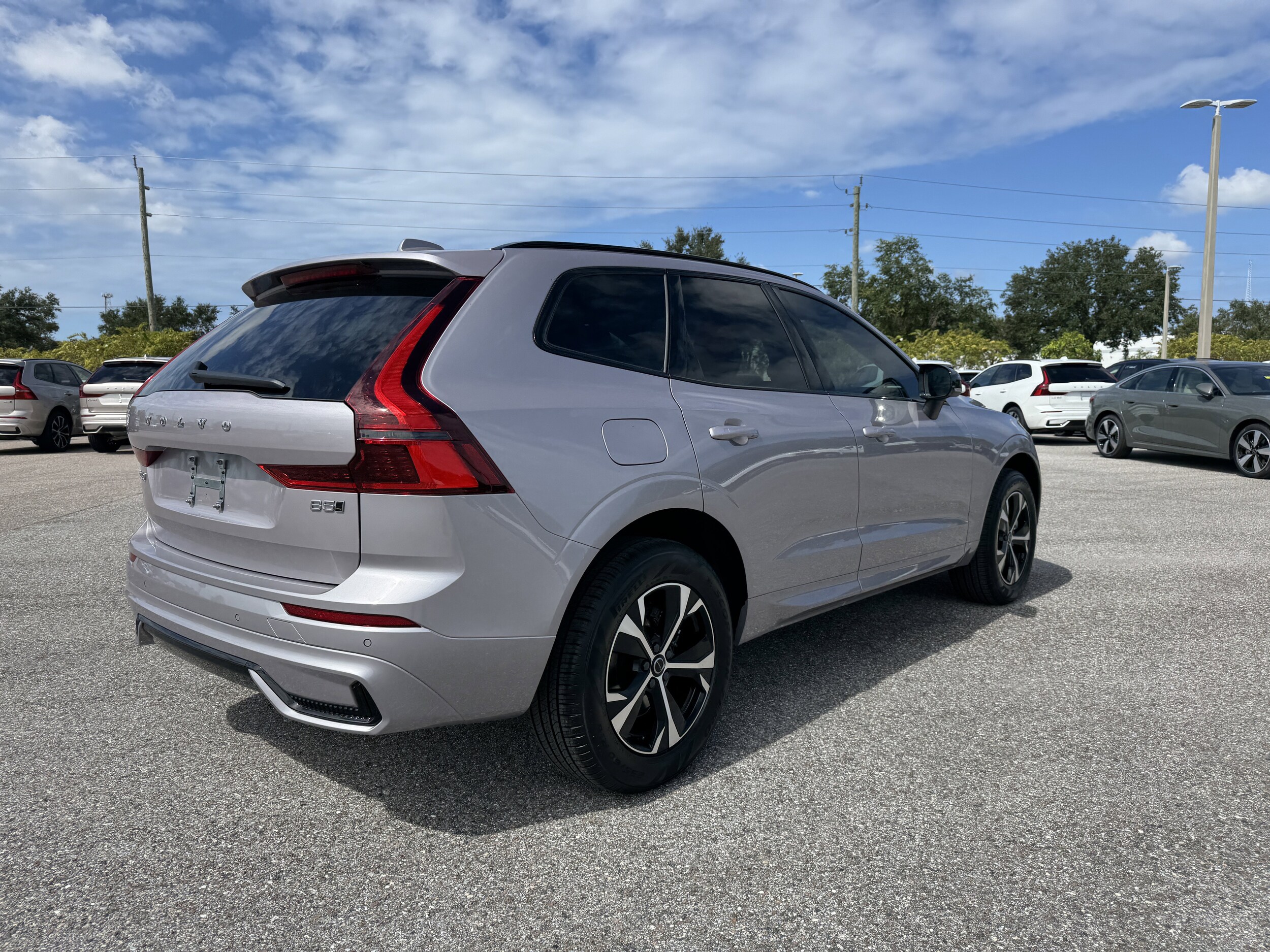 2026 Volvo XC60 B5 Core photo 3