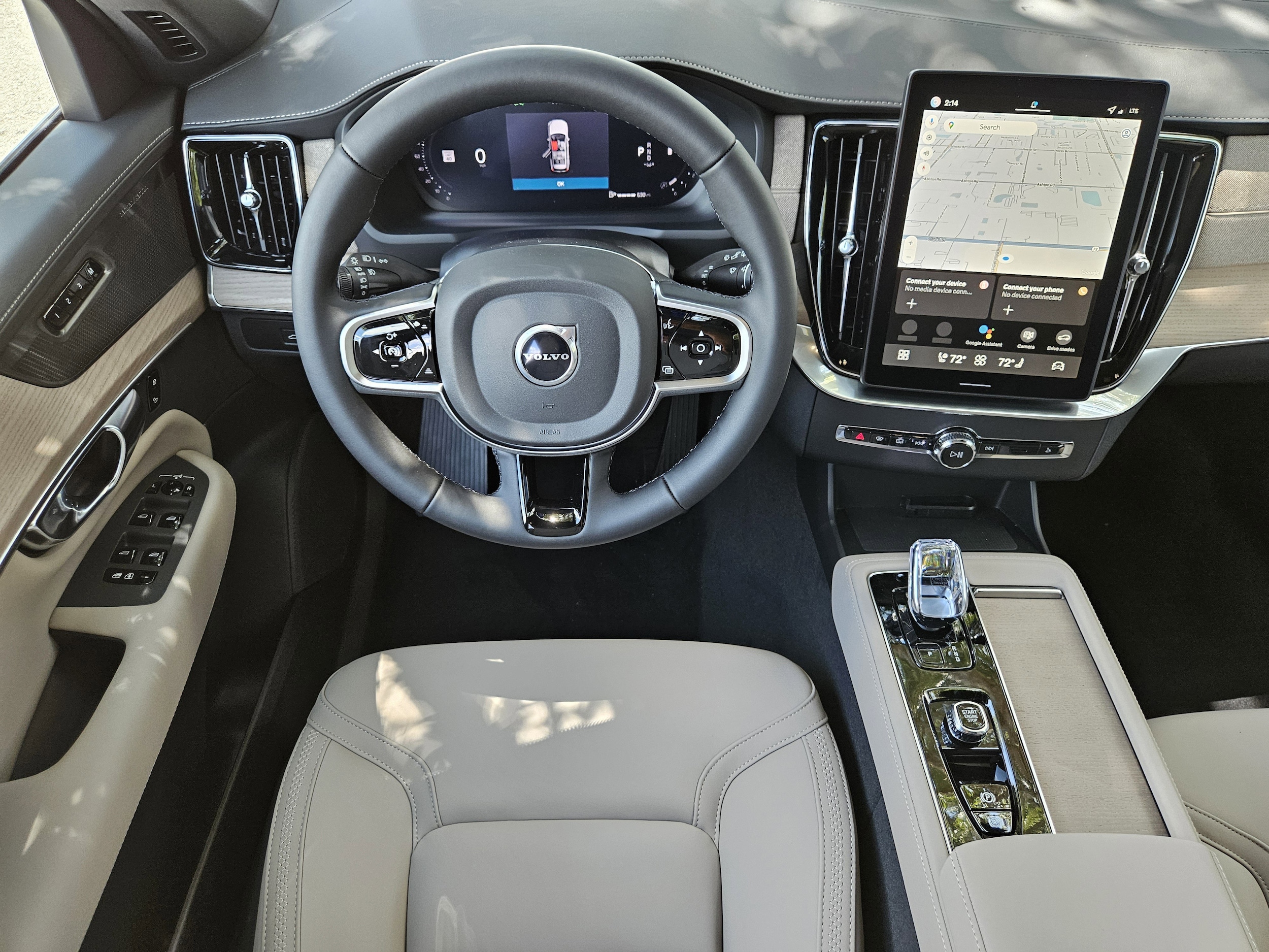 2026 Volvo XC90 Plus - Photo 17