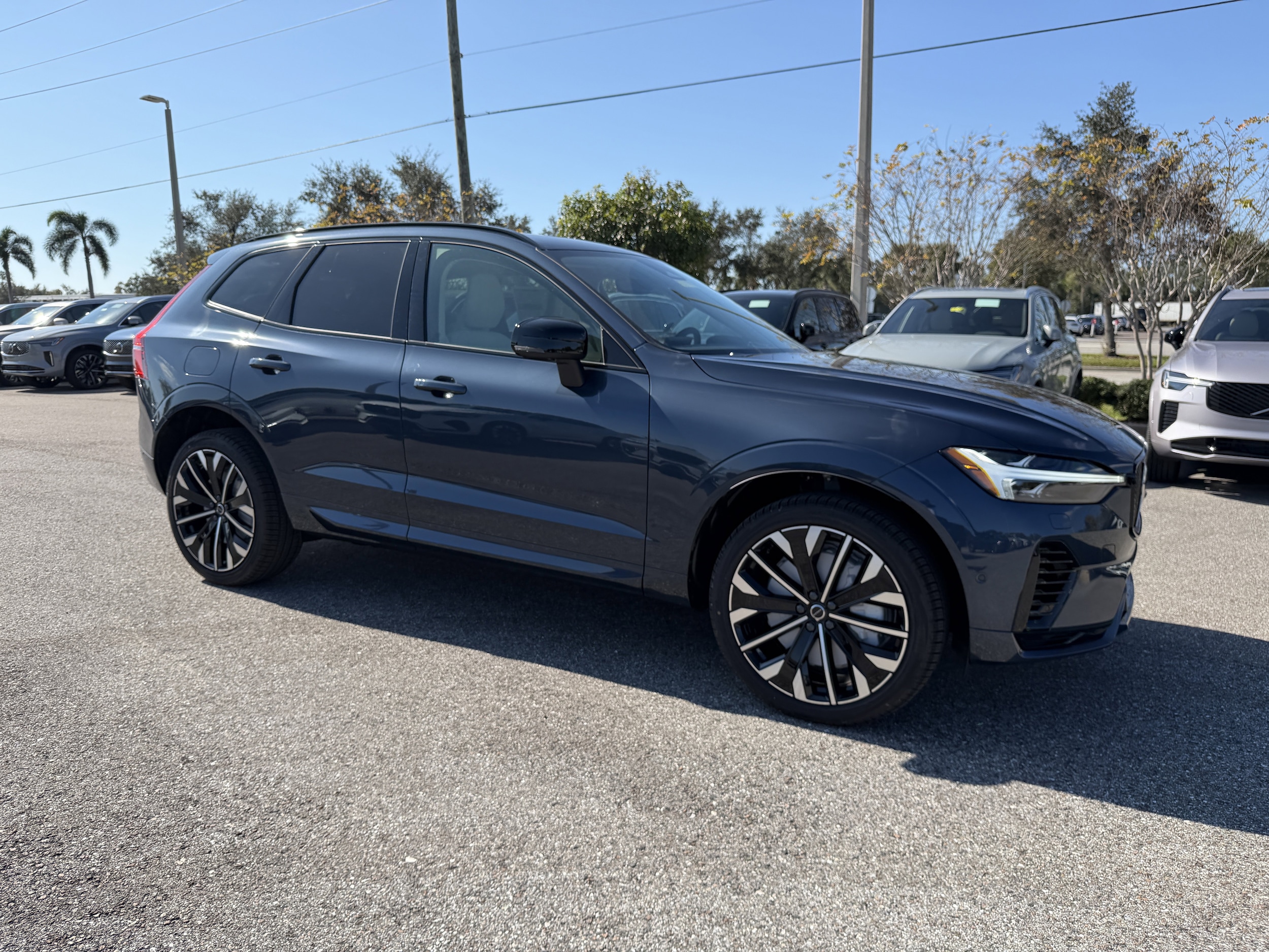 2026 Volvo XC60 Ultra's photo