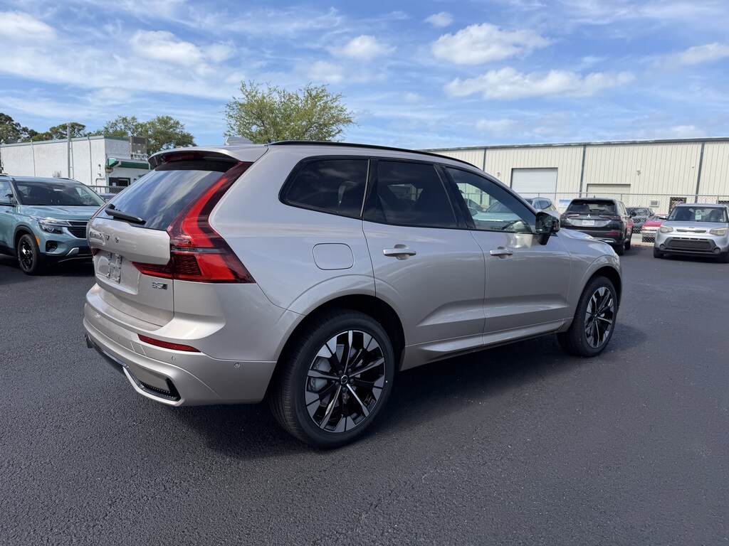 New 2026 Volvo XC60 B5 Plus SUV