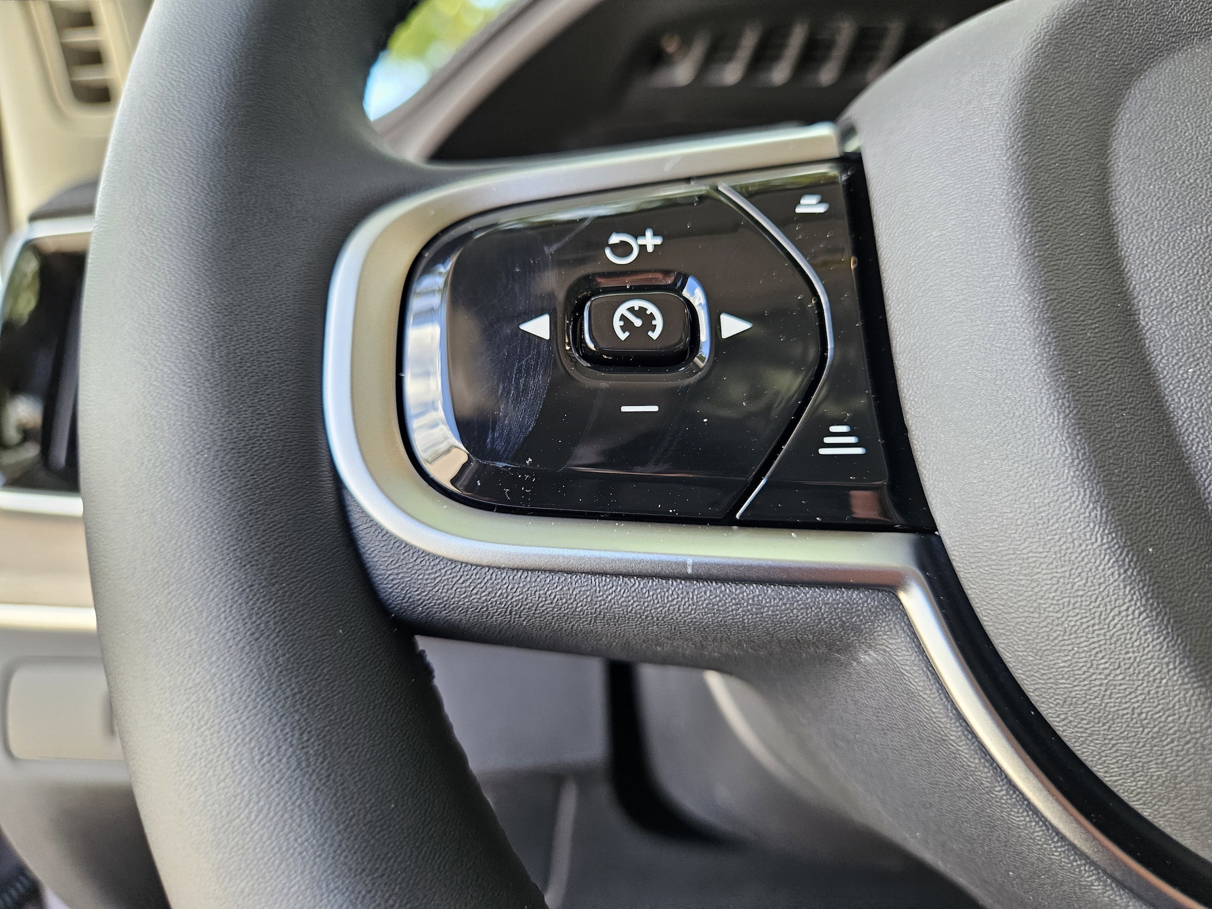 2026 Volvo XC90 Plus - Photo 33