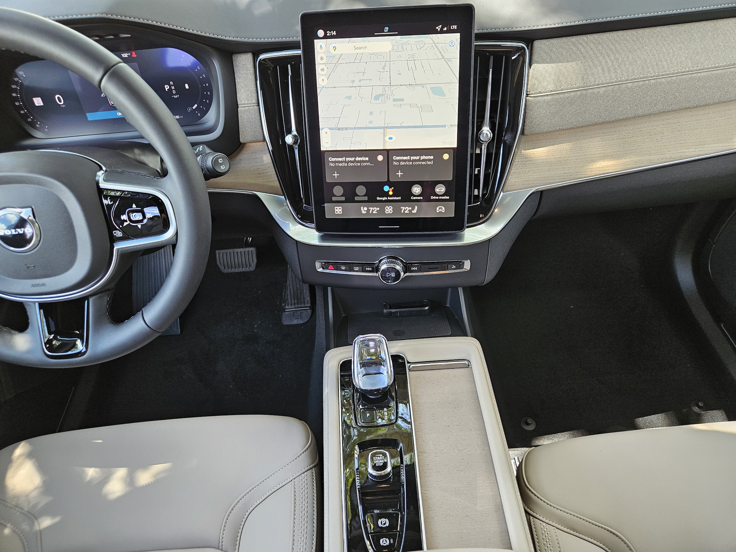 2026 Volvo XC90 Plus - Photo 18