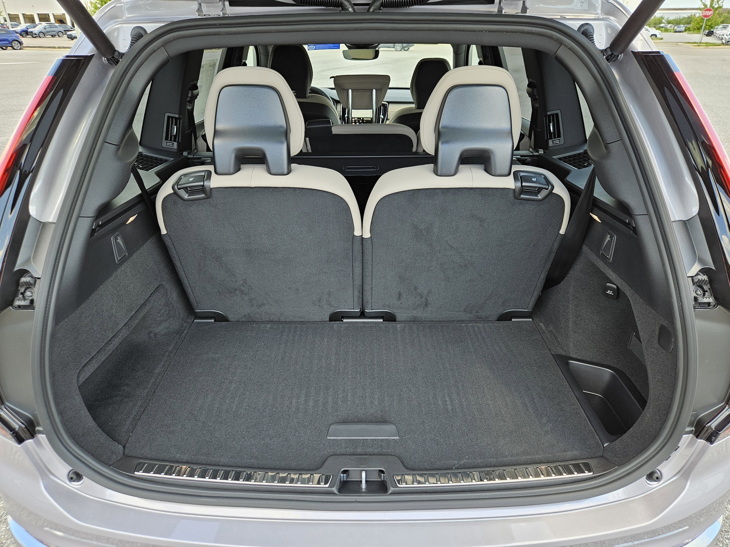 2026 Volvo XC90 Plus - Photo 12