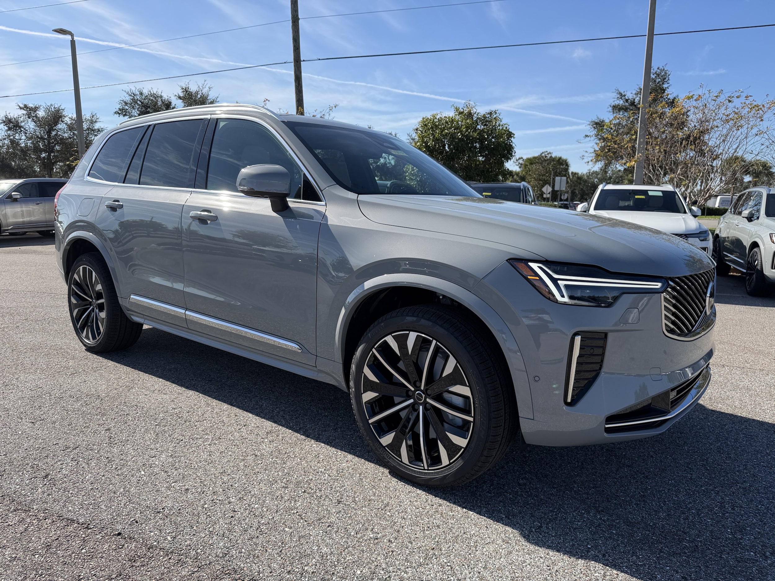 2026 Volvo XC90 Plus's photo