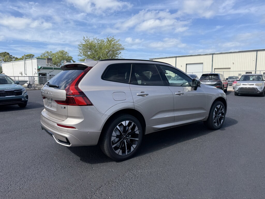 New 2026 Volvo XC60 B5 Plus SUV