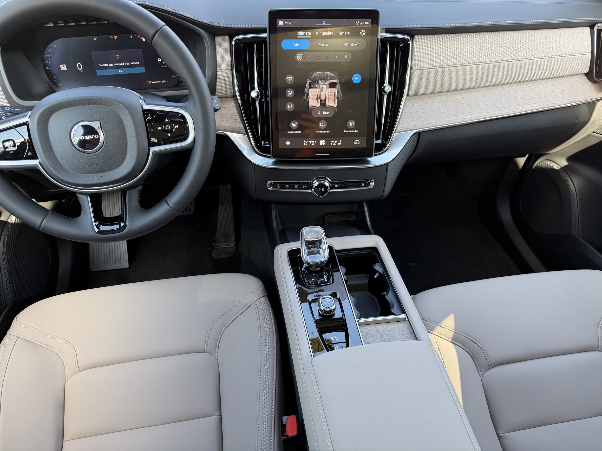 2026 Volvo XC90 Plus - Photo 13