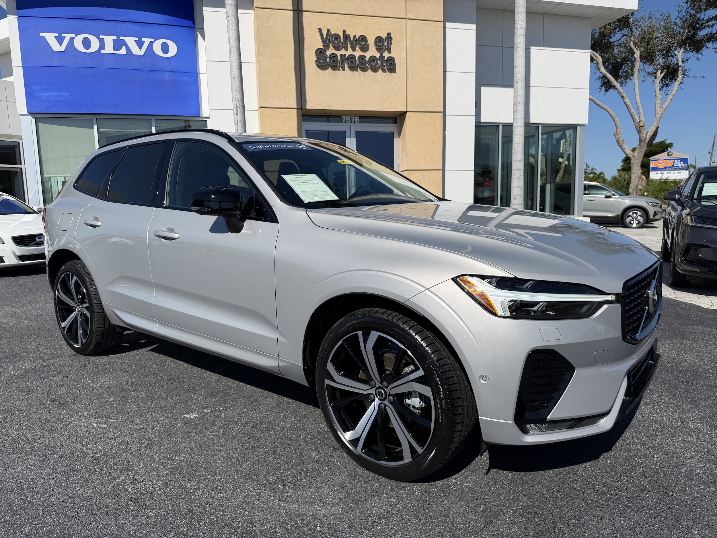 2023 Volvo XC60 Ultimate's photo